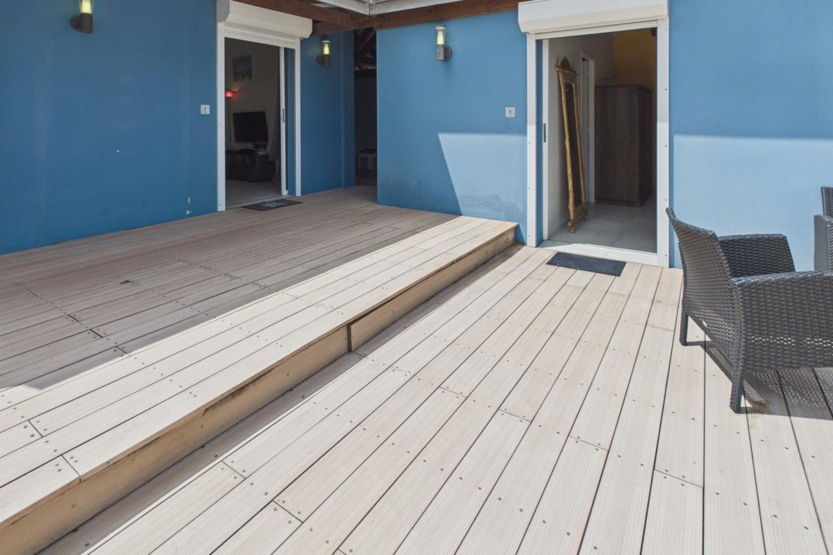 Location martinique  trois ilets 5 chambres -deck vers annexe